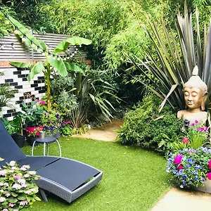 Stunning 1 Bed Garden Apartment London