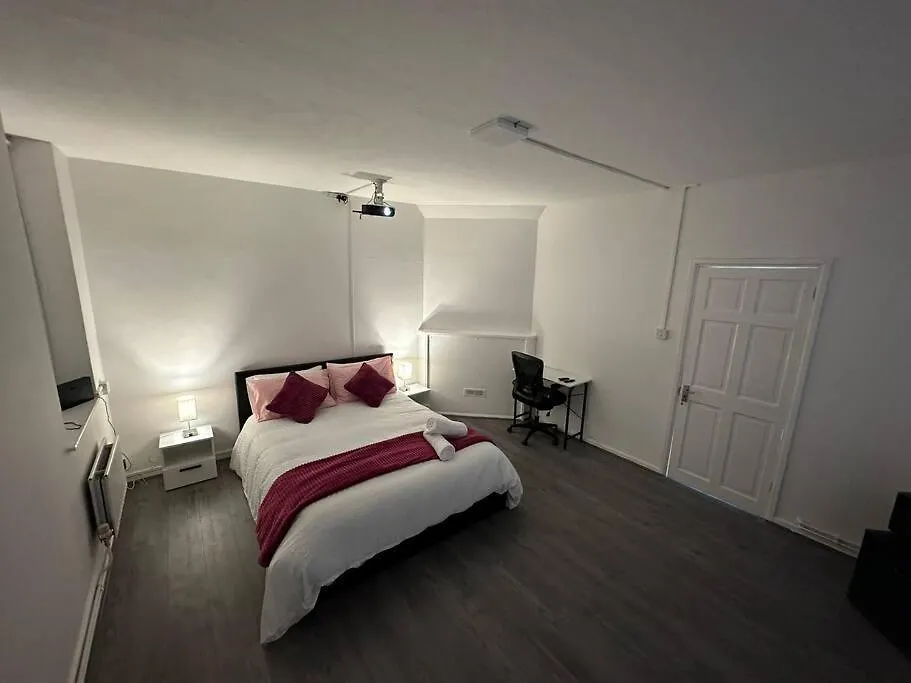 Super Double Bedroom Zone 1 London 0*,  United Kingdom