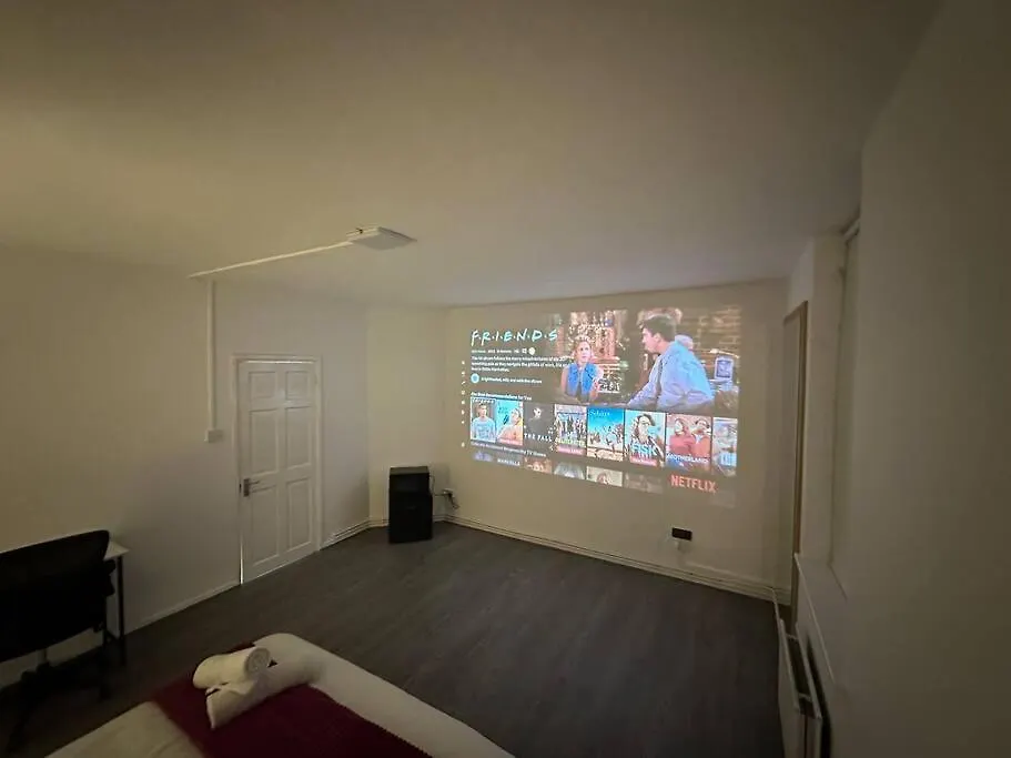 Apartment Super Double Bedroom Zone 1 London